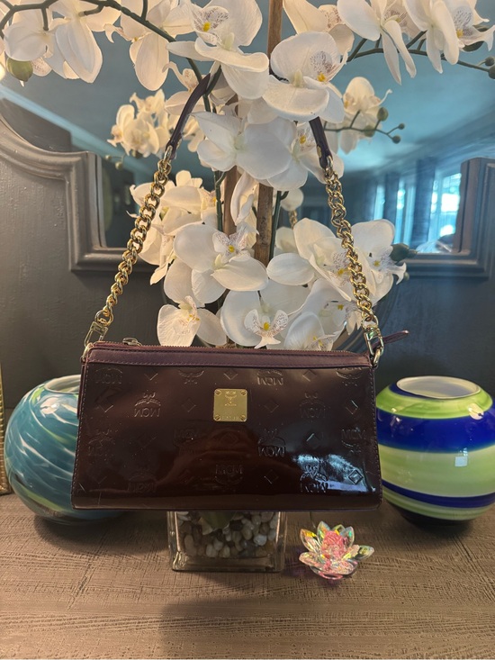 MCM Handbags - EUC MCM Patent Leather Crossbody in Deep Burgundy with Gold/Leather Chain